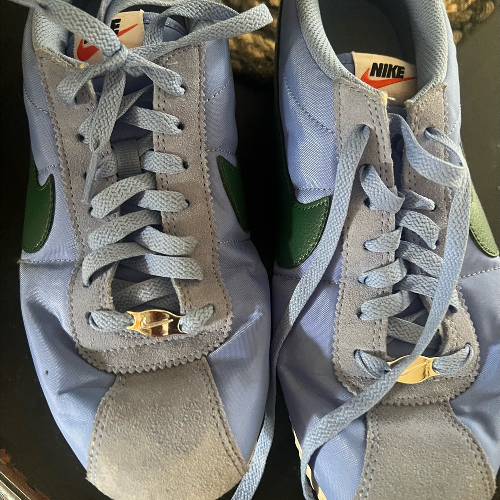 Maine women’s Cortez sneakers size 10